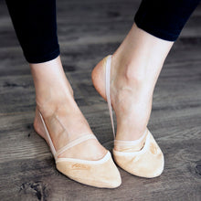 Load image into Gallery viewer, rhythmic gymnastics toe shoes harrita classic on model img2