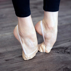 rhythmic gymnastics toe shoes harrita classic on model img4